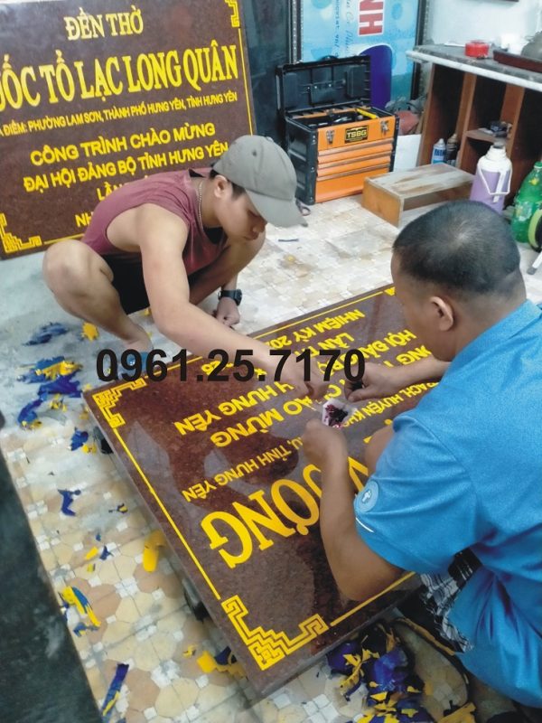 Khắc bia mộ  131 Nguyễn xiển, hà nội ĐT: 0987.135.472